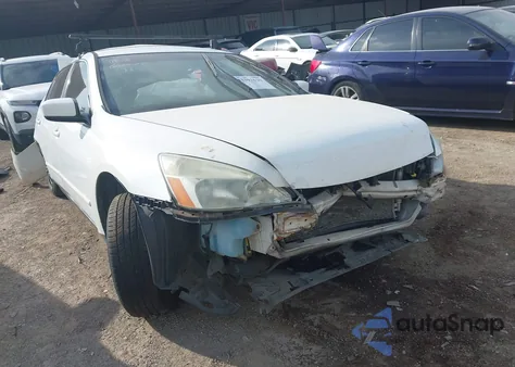 2004 Honda Accord 2.4 Lx z USA, uszkodzony, nr VIN 1HGCM56324A066289